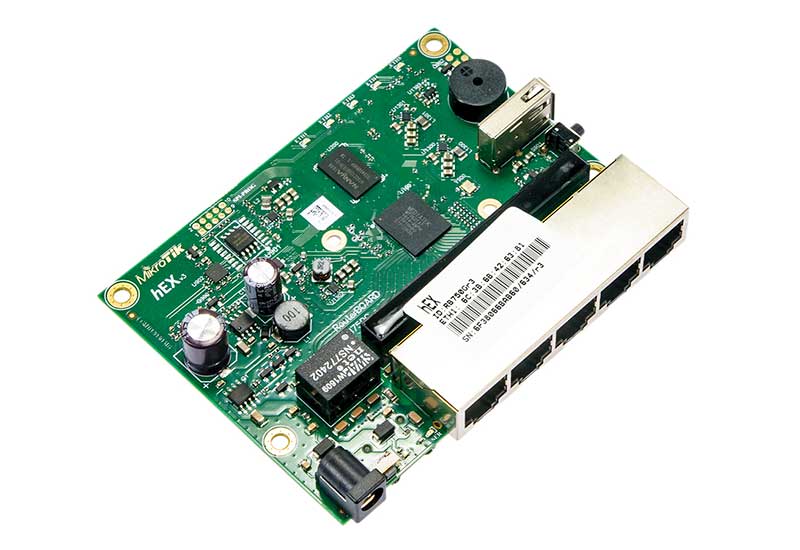 MikroTik RouterBOARD RB750Gr3 hEX